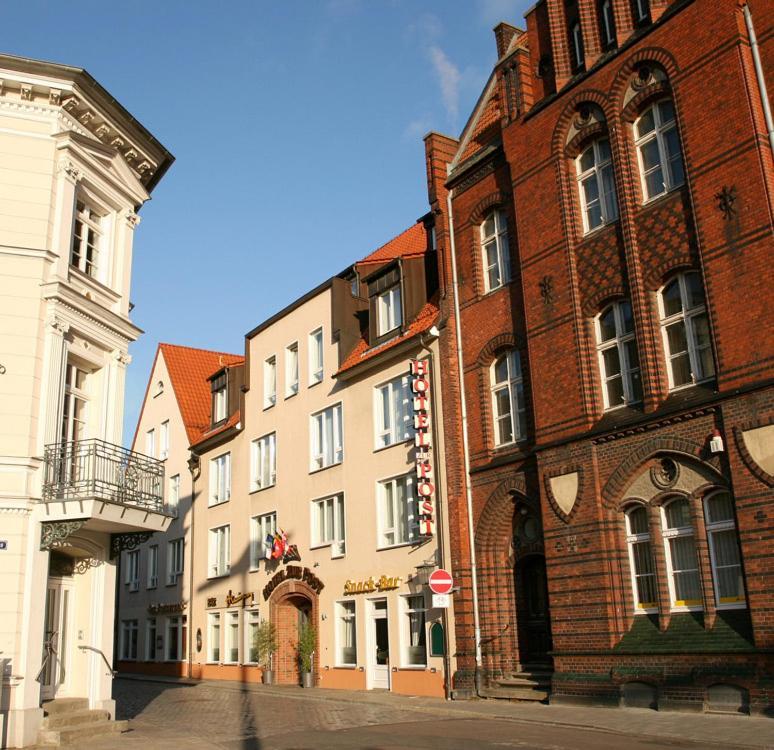Altstadt Hotel Zur Post شترالسوند المظهر الخارجي الصورة
