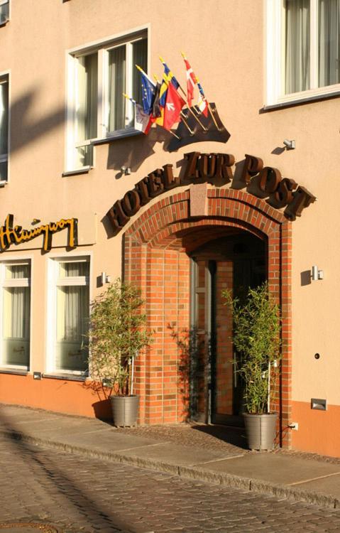 Altstadt Hotel Zur Post شترالسوند المظهر الخارجي الصورة